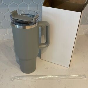 NEW IN BOX 40oz Stainless Steel Mug with Straw